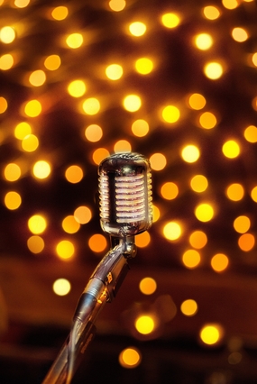 唯美梦幻光晕散景麦克风摄影图片